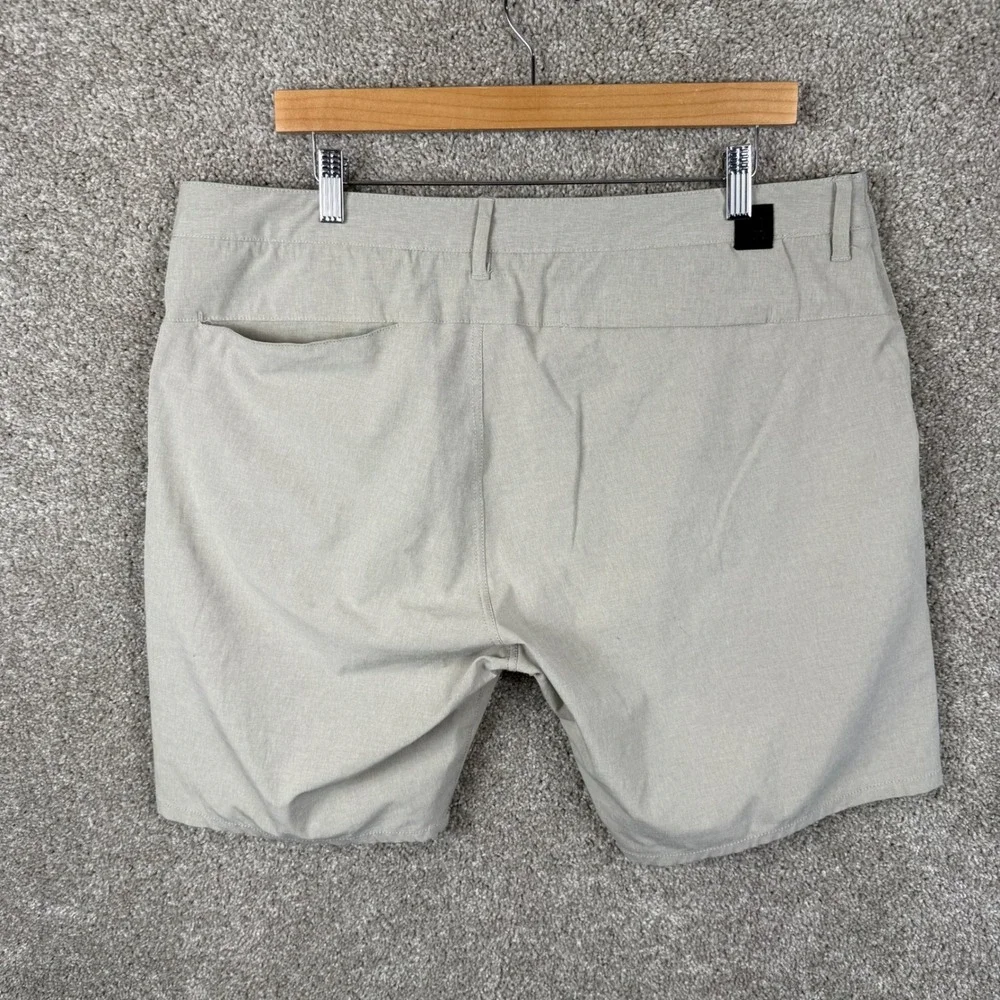 Vuori Aim Shorts Mens‎ 38 Khaki Tan Heathered Stretch Performance Golf